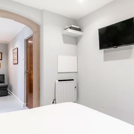 Brand New And Perfect Location: Historic Center Apartment Lisbon Bagian luar foto